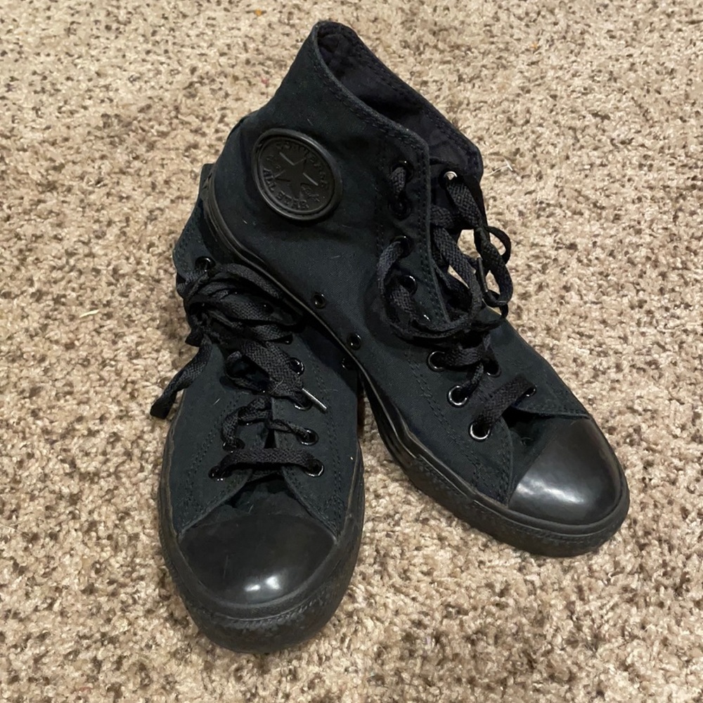 Converse High tops - men’s 8.5 / women’s 10.5